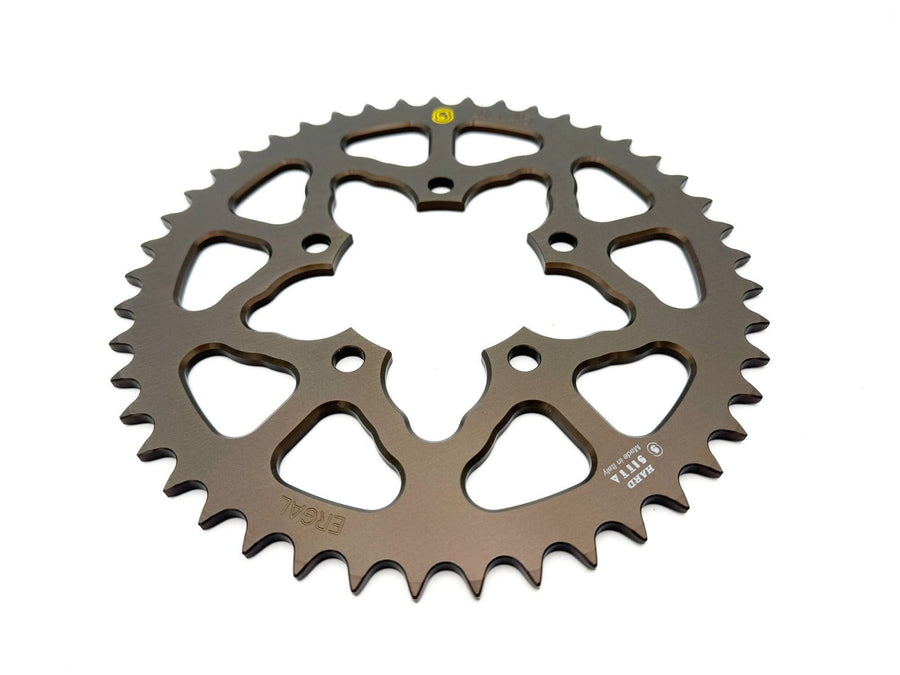 Sitta 201J PVM rear sprocket series; 520-pitch, 47-tooth hard-anodized illustration. Supplied finish, pitch and tooth count follow the selected SKU.