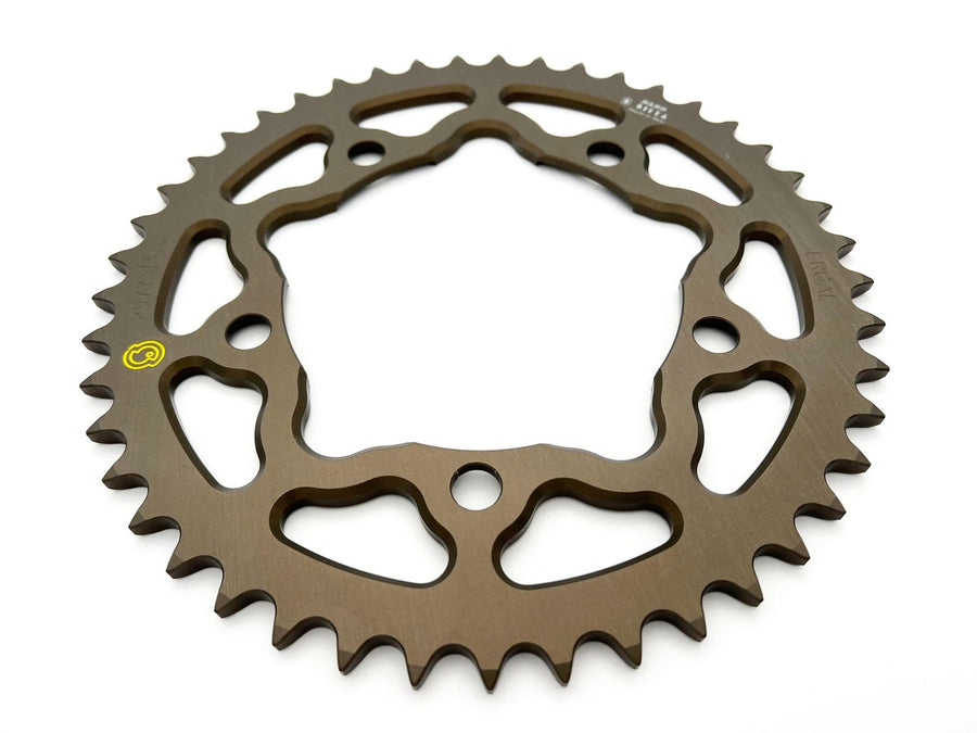Sitta 207Y rear sprocket, hard oxide 45-tooth series illustration; supplied finish, pitch and tooth count follow selected SKU.