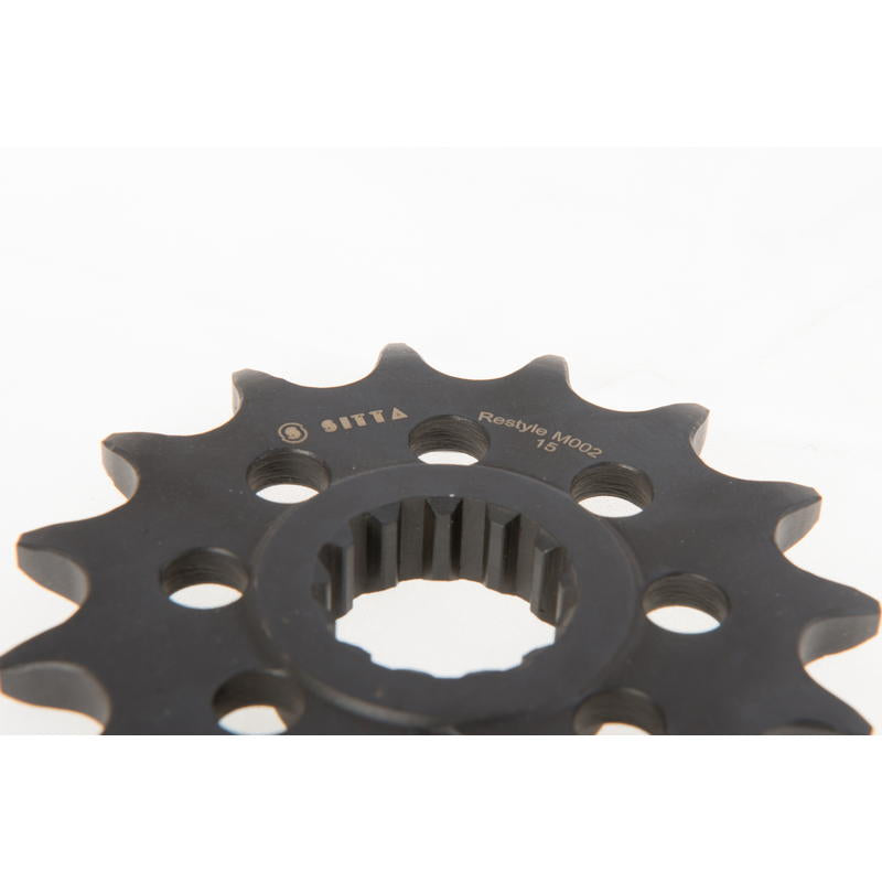 Illustrative Sitta M002 front sprocket; supplied pitch and tooth count follow selected SKU