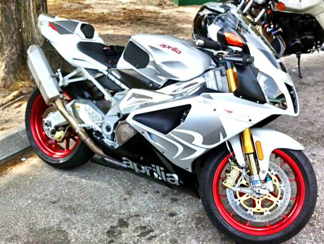 TECHSPEC Tank Grip Pads for Aprilia Tuono 1000 R (06-10) and RSV1000R (04-10) — photo 1