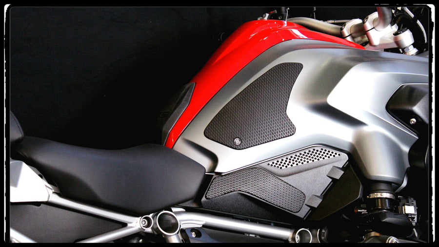 TECHSPEC Tank Grip Pads for BMW R1200GS Water-Cooled (13+) — photo 1