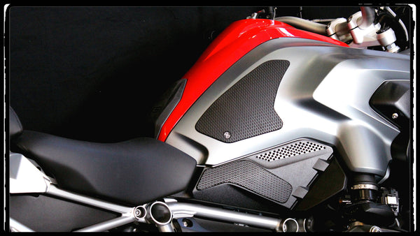 TECHSPEC Tank Grip Pads for BMW R1200GS Water-Cooled (13+) — photo 1