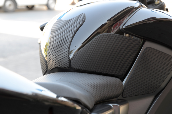 TECHSPEC Tank Grip Pads for Suzuki B-King (06-12) — photo 4