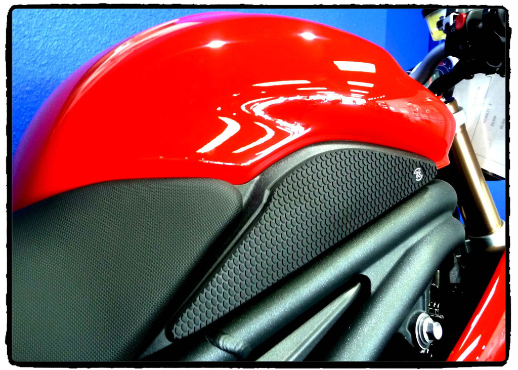 TECHSPEC Tank Grip Pads for Triumph Speed Triple 1050 (11-15) — photo 1