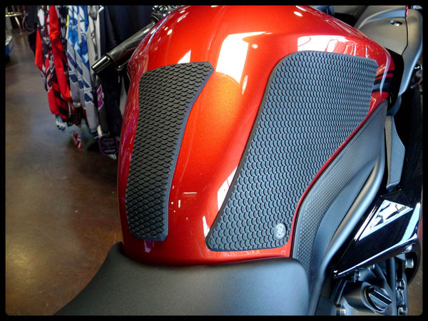 TECHSPEC Tank Grip Pads for Yamaha FZ6 R (10-18) — photo 4