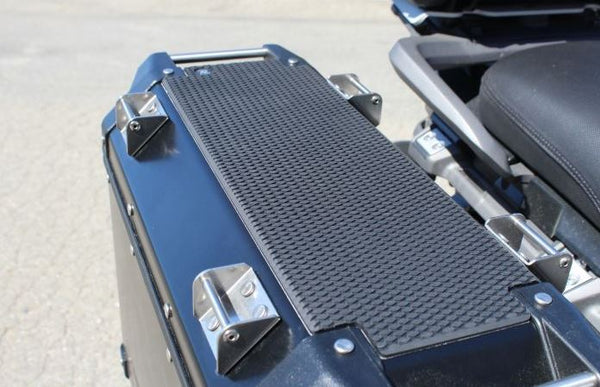 TECHSPEC Pannier Guards for Triumph Givi Outback 37ltr Right and 37ltr Left Snake Skin — photo 3