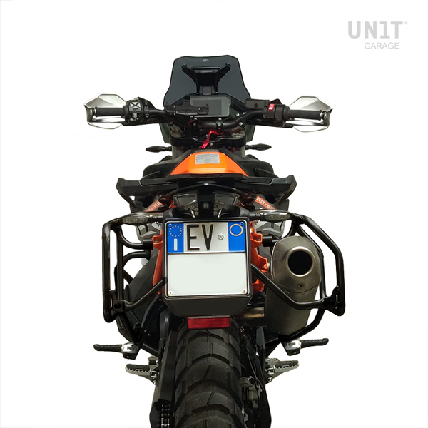 Unit Garage U204C+3005_BL Pair of Cult side panniers in waxed suede with aluminium back plate + pair of stainless steel quick release system and lock + KTM frames for Atlas aluminum side panniers