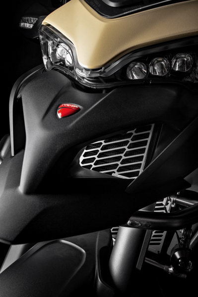 SCRAMBLER DUCATI MULTISTRADA V2 Aluminium protection grid for oil cooler