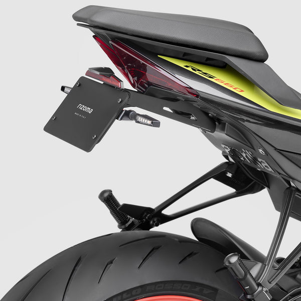 RIZOMA Fox license plate support kit | PTS801B
