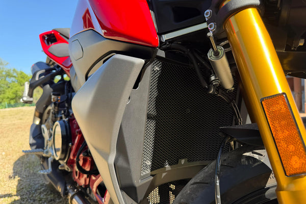 CNC RACING | Radiator guard Ducati Streetfighter V2 MY2025 and Hypermotard V2 MY2026 image 2