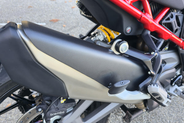 CNC RACING | Exhaust silencer heat guard Ducati Multistrada V4 MY2025 - Carbon 3