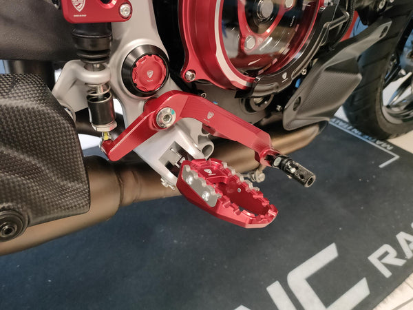 CNC RACING | Footpegs kit driver - adapters for Ducati Multistrada V2 MY2025 and Hypermotard V2 MY2026 5