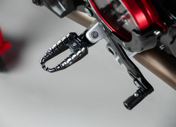 CNC RACING | Footpegs kit driver - adapters for Ducati Multistrada V2 MY2025 and Hypermotard V2 MY2026 8