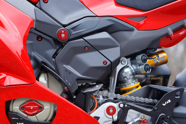 CNC RACING | Left Engine Cover Ducati Panigale V4 (MY2025) – Plain Weave Carbon, Matte Finish,Plug & Play 2