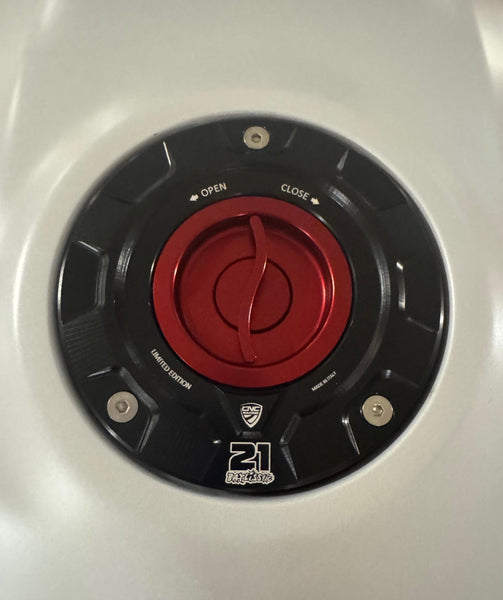 CNC RACING | Fuel tank cap - Troy Bayliss Limited Edition 2