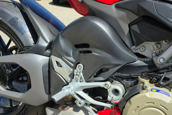 CNC RACING | Exhaust pipes heat guard Ducati Panigale V4 - Carbon 3