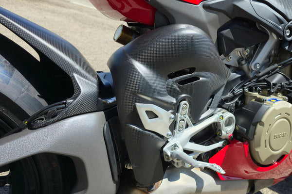 CNC RACING | Exhaust pipes heat guard Ducati Panigale V4 - Carbon 4