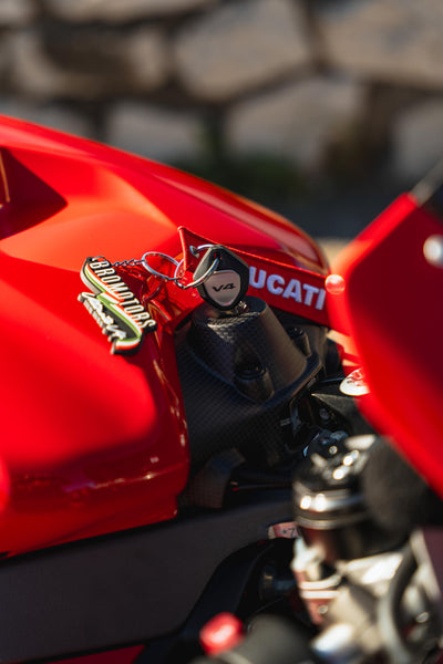 CNC RACING | Ignition switch cover Ducati Panigale V4 - Carbon 7
