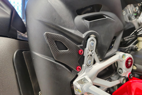 CNC RACING | Heel guard kit Ducati Panigale V4 - Carbon 2