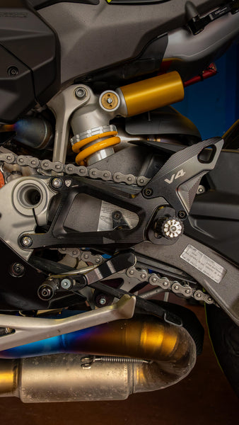CNC RACING | Adjustable rearsets Ducati Panigale V4 2