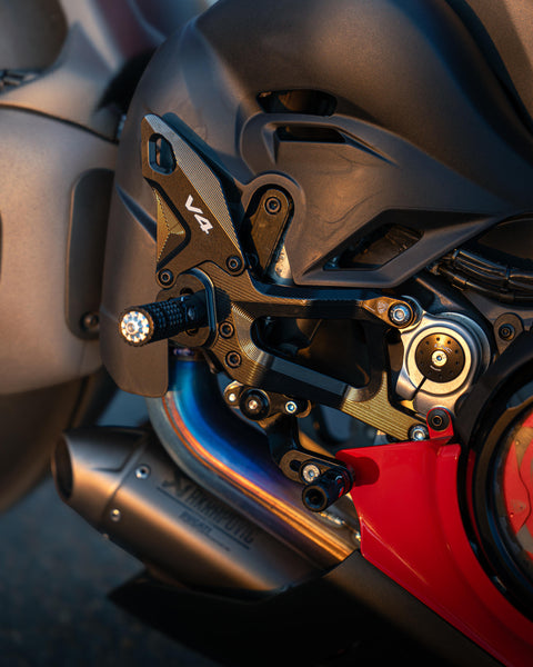 CNC RACING | Adjustable rearsets Ducati Panigale V4 5