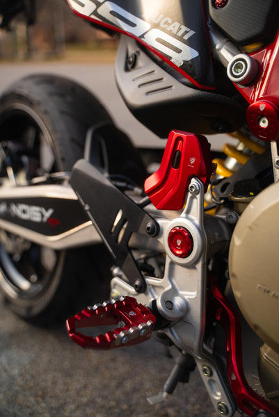 CNC RACING | Rear Brake Fluid Reservoir Holder Ducati Hypermotard 698 Mono 4