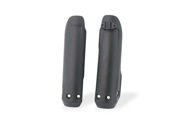 CNC RACING | Fork legs protectors Ducati Hypermotard 698 Mono - Carbon 1