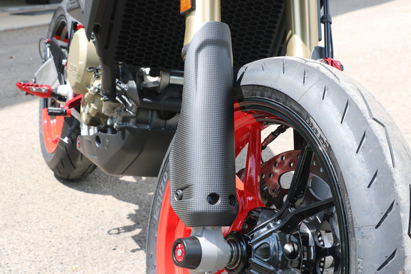CNC RACING | Fork legs protectors Ducati Hypermotard 698 Mono - Carbon 2