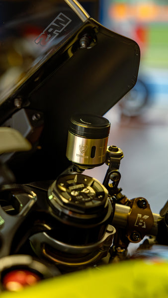 CNC RACING | Fluid tank 12 ml for rear brake or clutch - Titanium 5