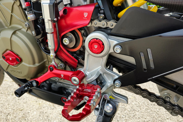 CNC RACING | Central bolt caps kit for OEM rearsets Ducati 2