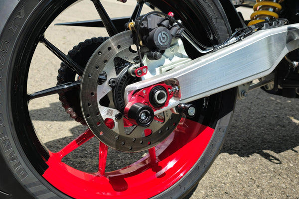 CNC RACING | Chain adjuster Racing with Crash Pad Ducati 3