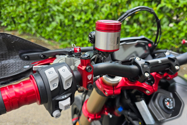 CNC RACING | Brembo Master cylinder clamp with Mirror Mount thread M10 clockwise 2