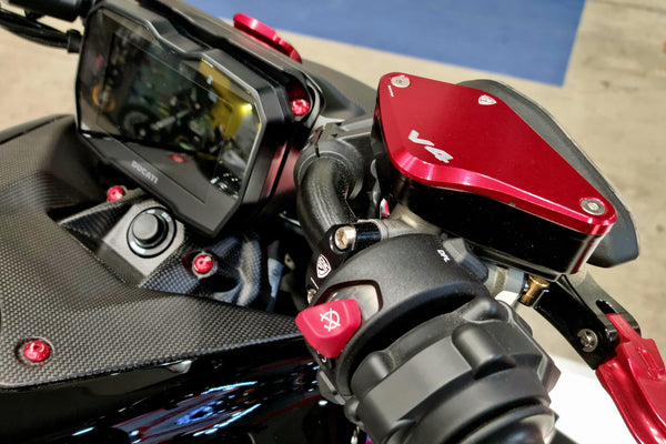 CNC RACING | Front brake and clutch fluid reservoir caps Ducati Diavel V4 - Touch bicolor 3