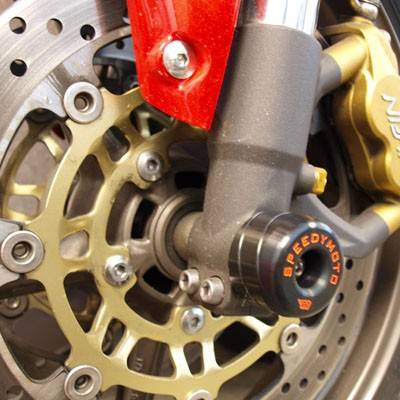 SpeedyMoto Front Axle Slider: Triumph Daytona 675/R / Speed Triple / Street Triple / Tiger 1050