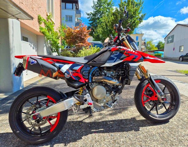 Maxicarbon Ducati-Hypermotard-698-Mono-Maxicarbon-ViktorSwitzerland-2