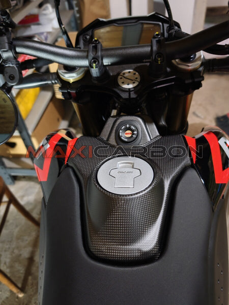 Maxicarbon Ducati-Hypermotard-698-Mono-Maxicarbon-Lucio-1
