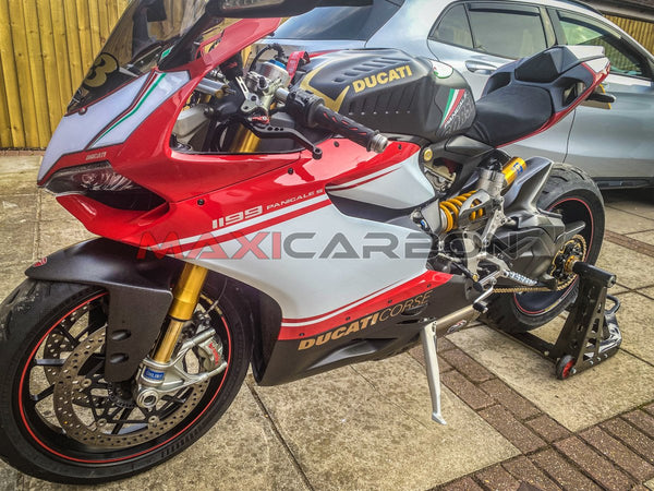 Maxicarbon Ducati-1199-Panigale-S-Maxicarbon-Jeremy-UK-1
