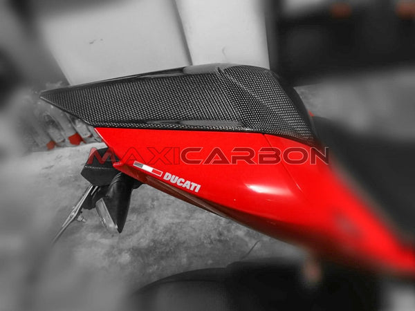 Maxicarbon Ducati-1199-Panigale-Michele-3.jpeg