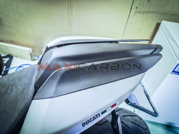 Maxicarbon Ducati-899-1199-Maxicarbon-Paul-Sweden-1