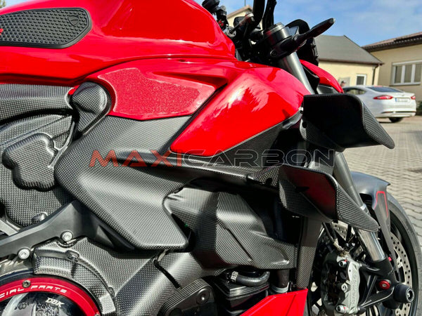 Maxicarbon Ducati-Streetfighter-V2-Maxicarbon-Smyczynski-Poland-4