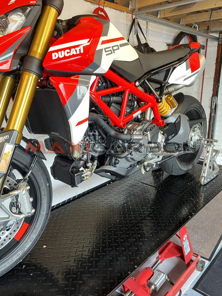 Maxicarbon Ducati-Hypermotard-950-SP-Maxicarbon-Steven-UK-4