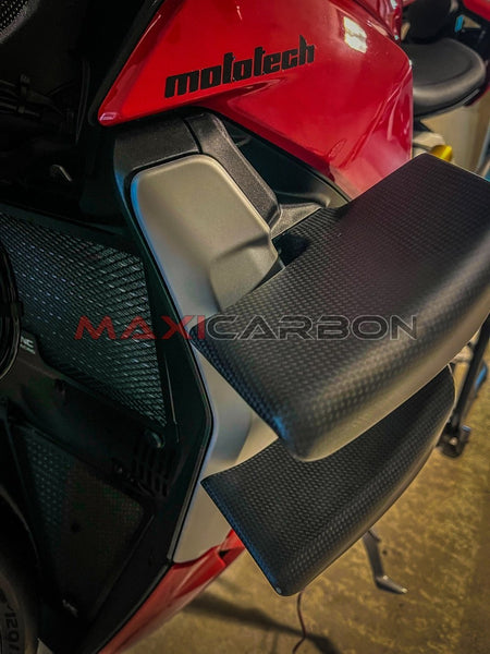 Maxicarbon Ducati-Streetfighter-V2-Maxicarbon-Gianluca-Switzerland-2