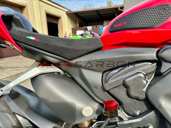 Maxicarbon Ducati-Streetfighter-V2-Maxicarbon-Smyczynski-Poland-1