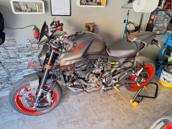 Maxicarbon Ducati-Monster-937-Maxicarbon-Daniele-1