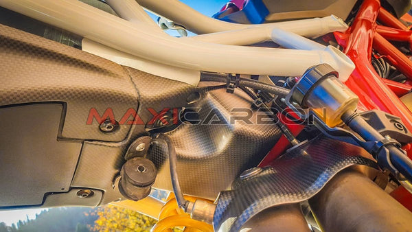 Maxicarbon Ducati-Hypermotard-950SP-Maxicarbon-Mike-Switzerland-1