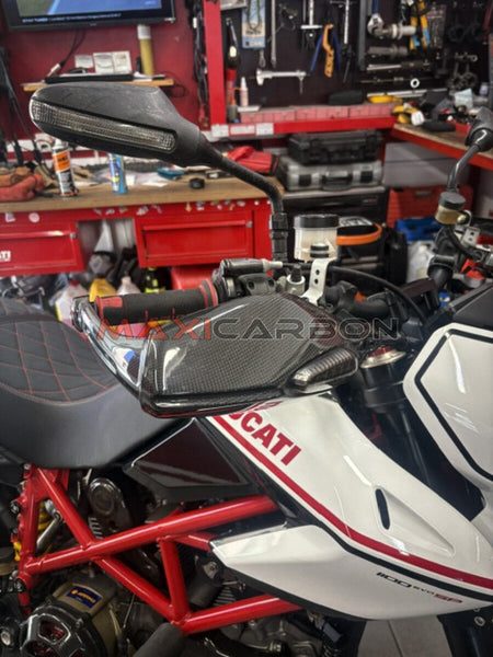 Maxicarbon Ducati-Hypermotard-1100-EVO-SP-Maxicarbon-Kitsios-Cyprus-2
