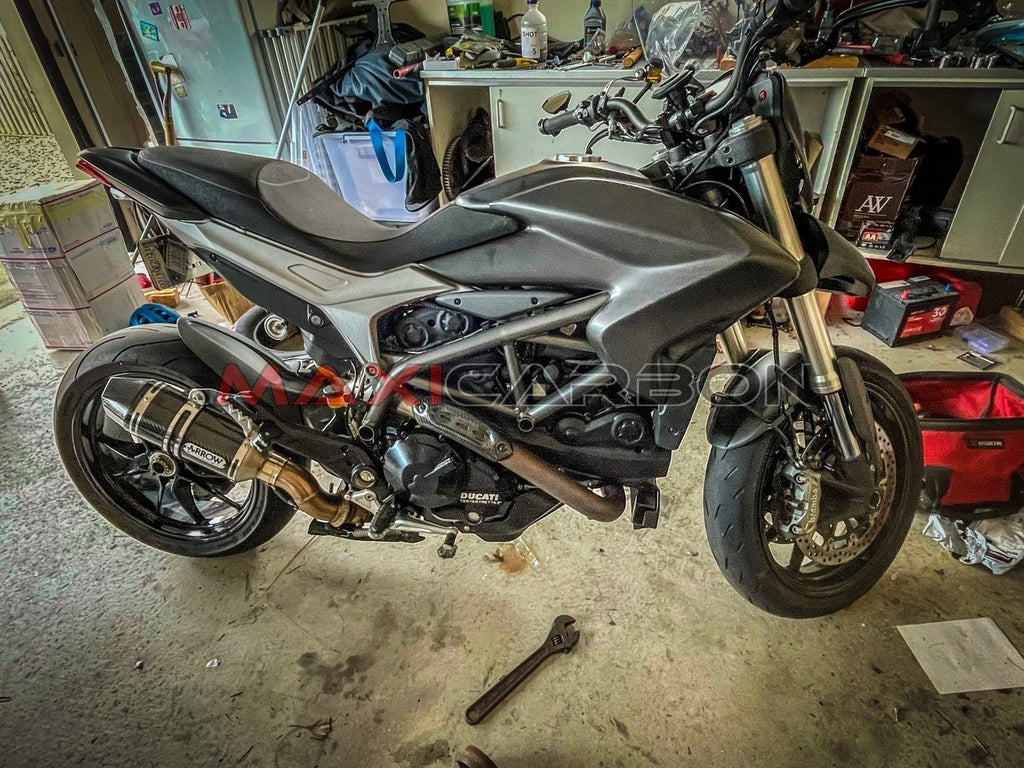 Maxicarbon Ducati-Hypermortard-939-Maxicarbon-James-New-Zealand-4-1