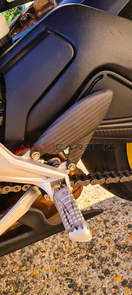 Maxicarbon MV-Agusta-Superveloce-800-Maxicarbon-Xavier-France-3