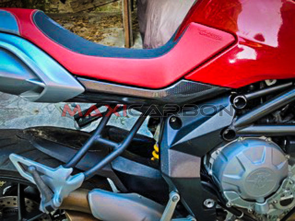 Maxicarbon MV-Agusta-Brutale-675-Maxicarbon-Vincenzo-2