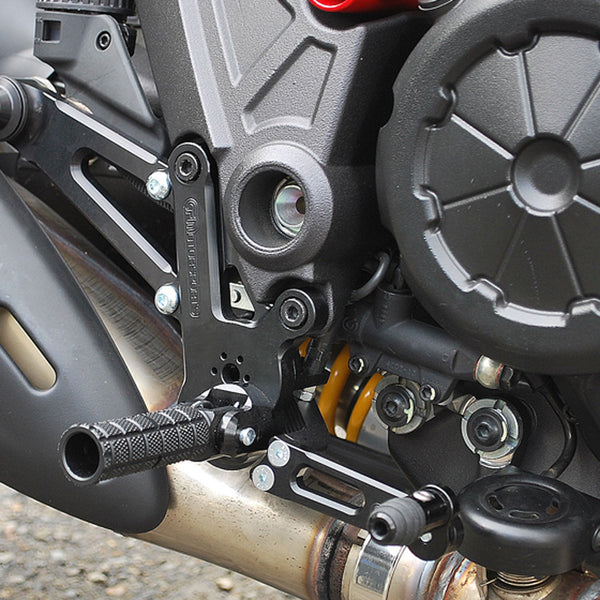 05-0670B Ducati Diavel 2011-20 STD Shift Complete Rearset W/Pedals - Woodcraft Technologies